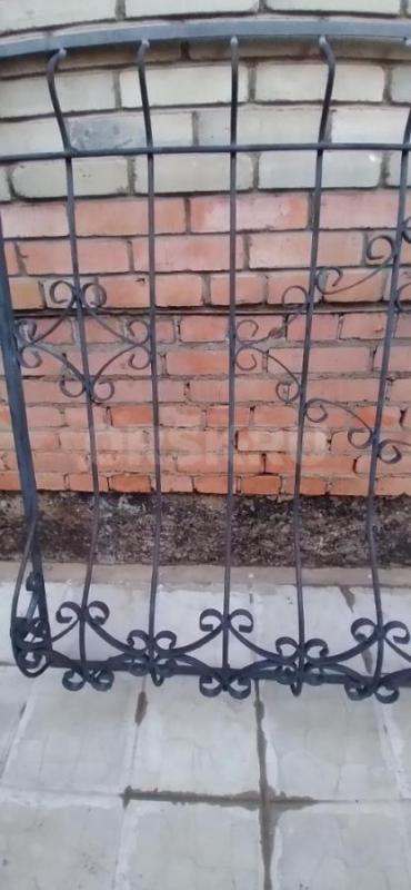 Продам металлические решетки на окна 195 см х 145 см в отличном сост. - Орск