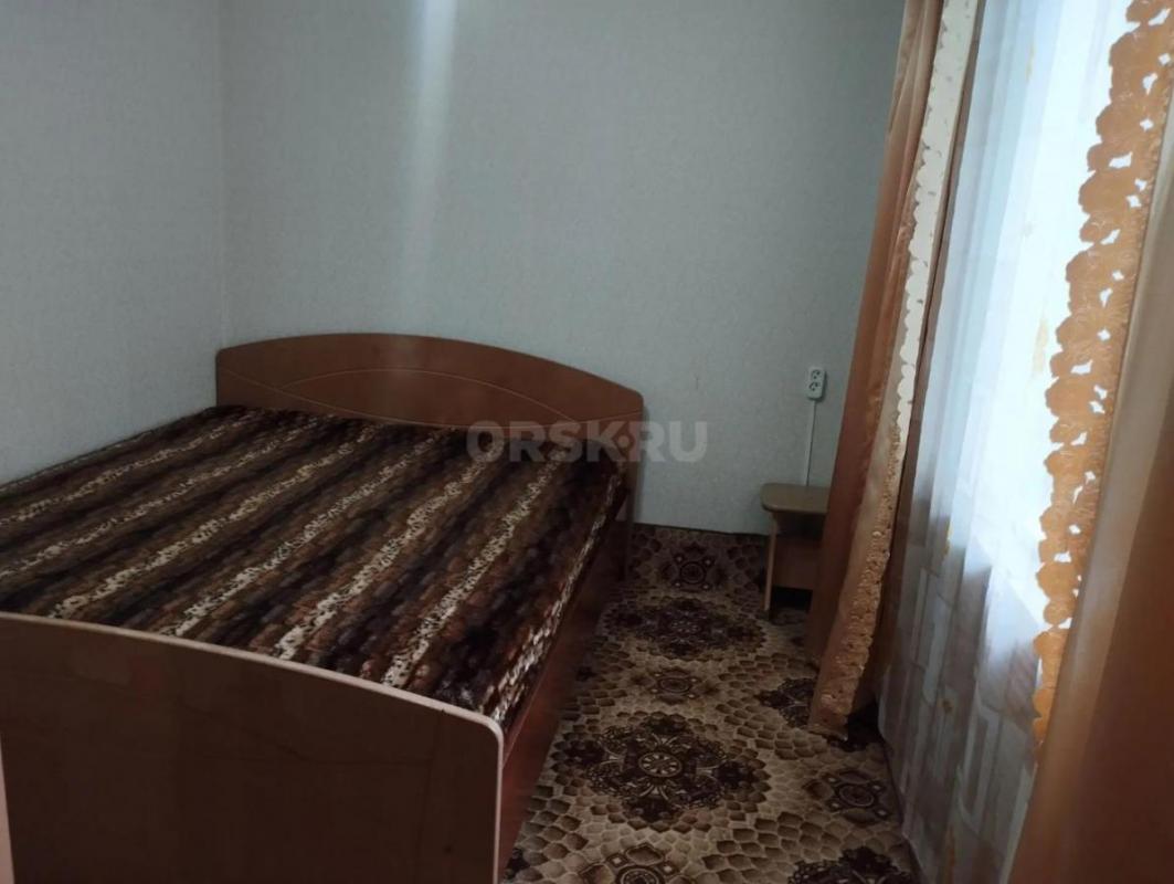 Сдам на длительный срок 2х комнатную квартиру на 240 кв,  двухэтажный дом, есть все необходимое для - Орск