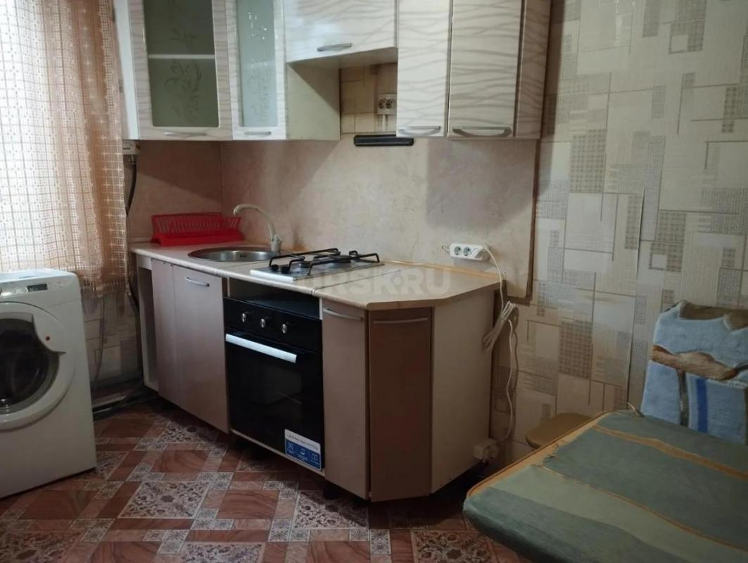 Сдам на длительный срок 2х комнатную квартиру на 240 кв,  двухэтажный дом, есть все необходимое для - Орск