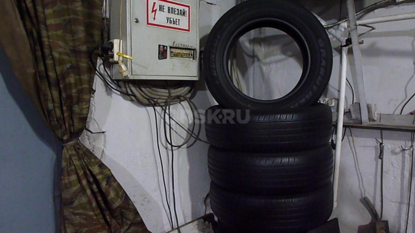 продам летнюю резину dunlop размером 225-65-17 за 4000 руб - Орск
