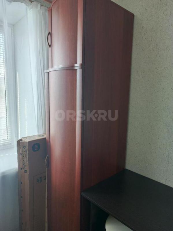 Связи с переездом продам мебель шкаф, кровати 2 шт, комод 2 шт, столы и полки - Орск