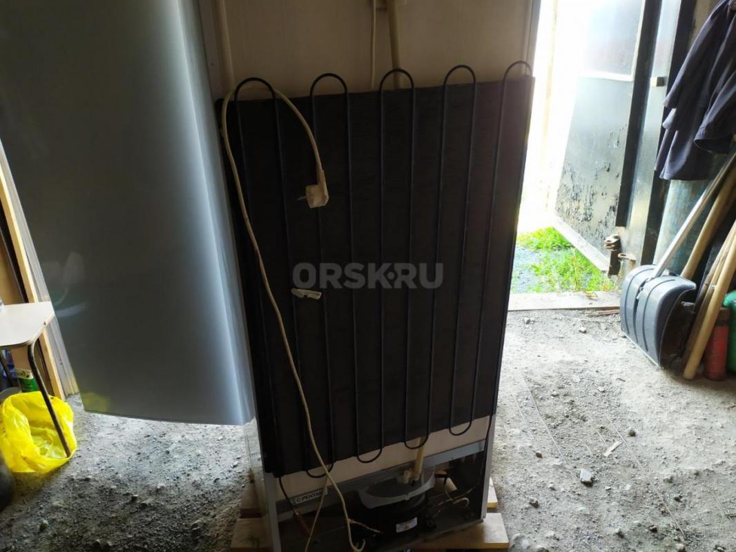 Продам морозильник Индезит, No frost, объём 270 литров, б/у в хорошем рабочем состоянии, есть неболь - Орск