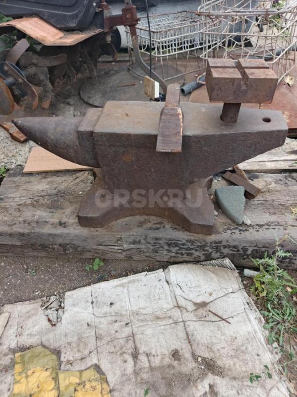 Продам наковальня кузнечная СССР 100 кг - Орск