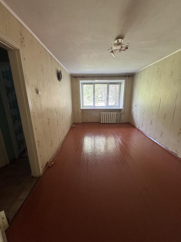 Однокомнатная квартира
1/5 этаж
Губина 14А, 
квартира во дворе, окна во двор, скрыто от дороги
о - Новотроицк