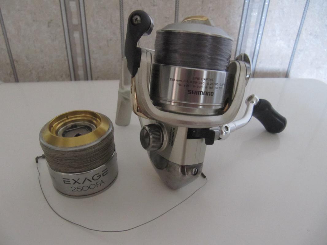 Катушка спиннинговая безынерционная компании SHIMANO , оснащена запасной шпулей, цена 2700 руб, тел. - Новотроицк