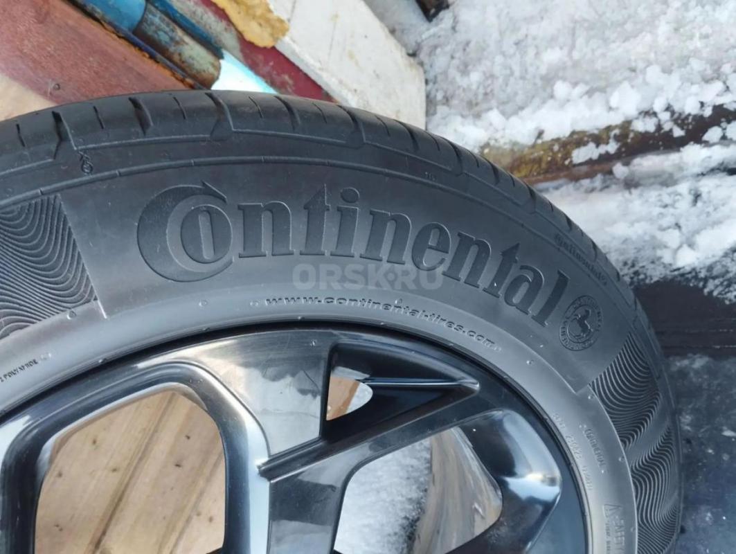 Продам летнюю резину CONTINENTAL размер 225*60 R 17 в отличном состоянии. - Гай