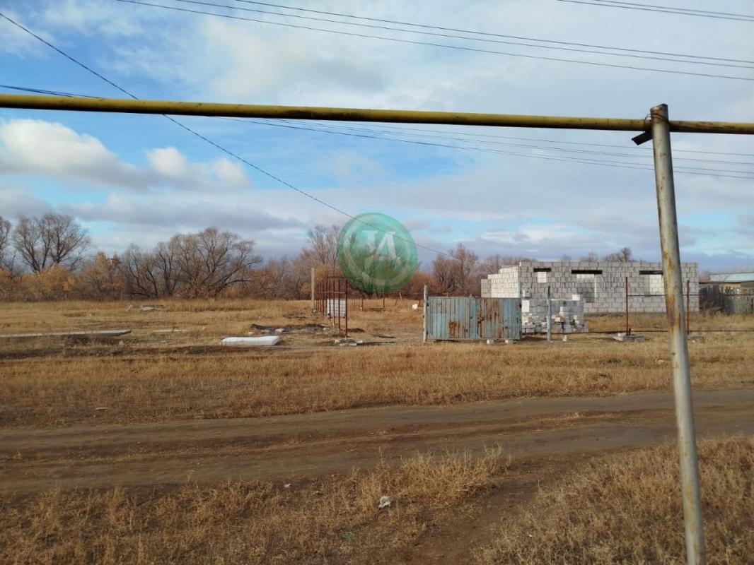 Продам земельный участок и объект незавершенного строительства по адресу: Оренбургская область, г. - Крык-Пшак