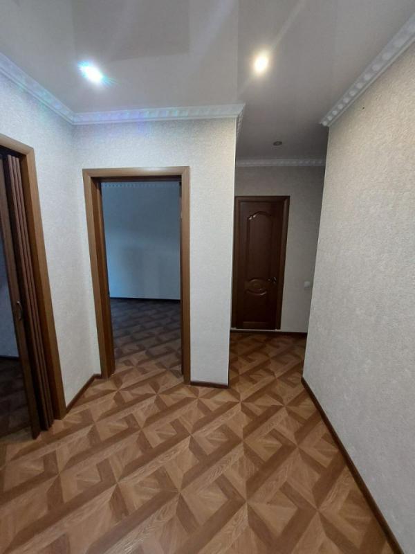 Продается уютная трехкомнатная квартира в Орске, в посёлке Степной, на улице Багратиона, 3А. - Орск