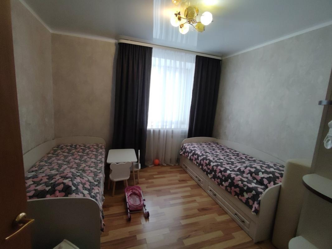 Продаётся уютная трёхкомнатная квартира площадью 59.7 квадратных метров, расположенная в центре горо - Орск