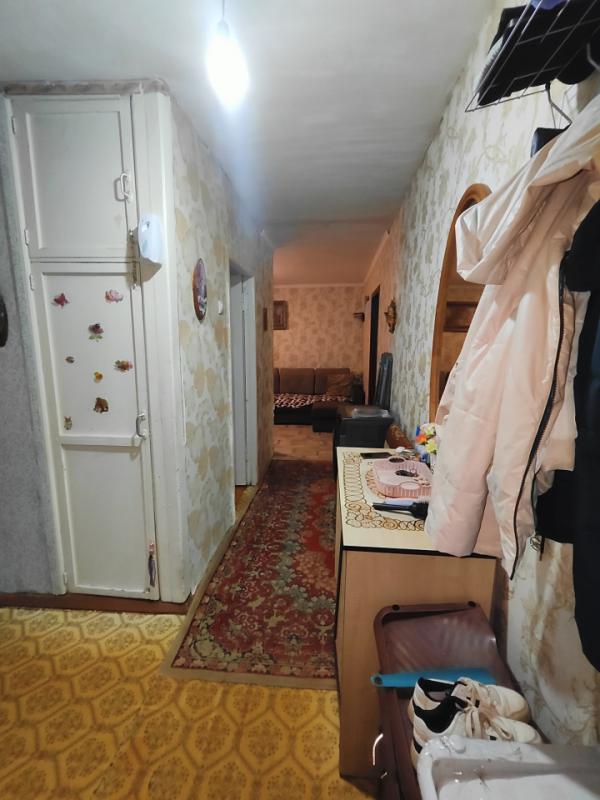 Продается уютная трехкомнатная квартира в Орске по адресу: улица Вокзальное шоссе, 7А. - Орск