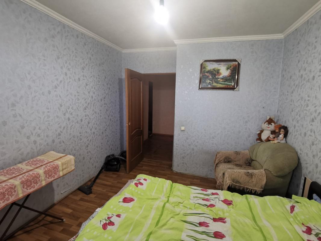 Продам отличную трехкомнатную квартиру улучшенной планировки по пр. - Орск
