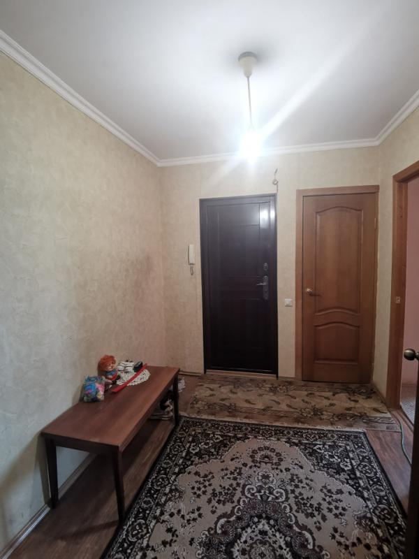 Продам отличную трехкомнатную квартиру улучшенной планировки по пр. - Орск
