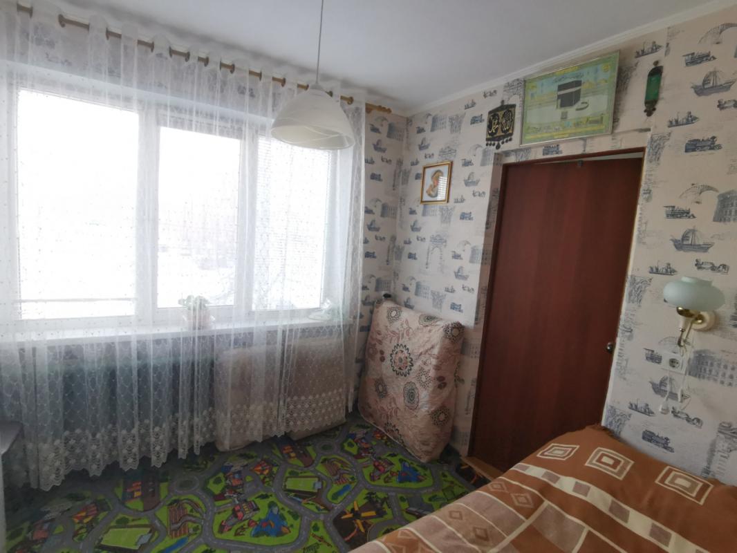 Предлагается к продаже светлая и уютная трехкомнатная квартира, расположенная в  6 микрорайоне дом 1 - Орск