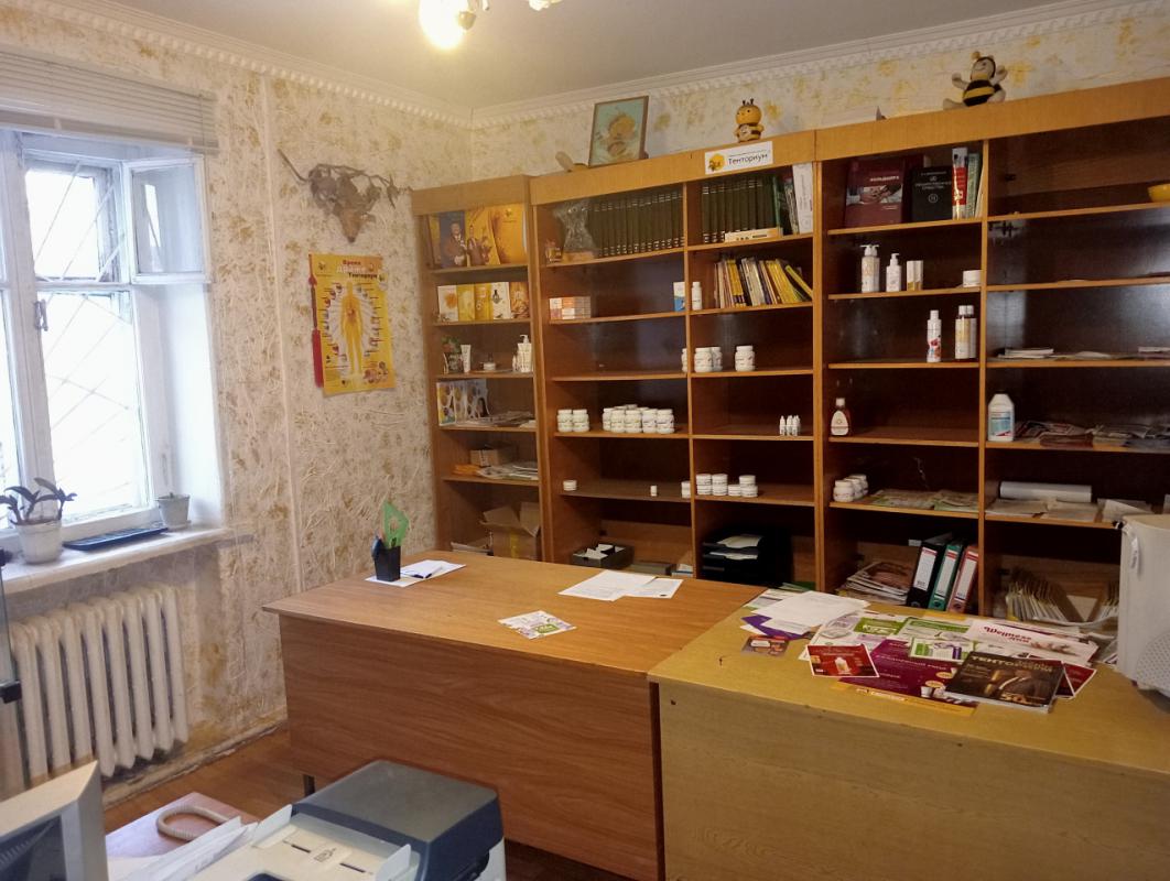 Продается 3-комнатная квартира старого типа, расположенная по адресу: ул. - Орск