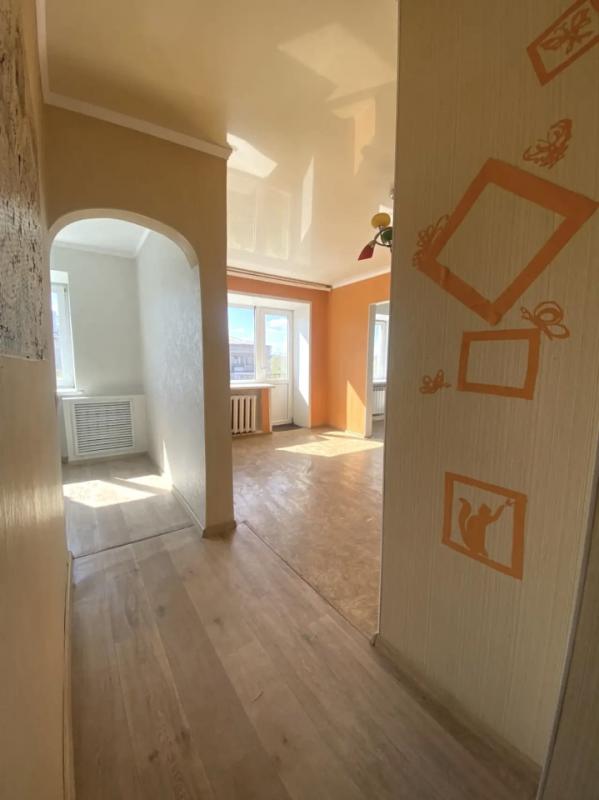 Продается уютная квартира площадью 42 квадратных метра, расположенная по адресу: ул. - Оренбург