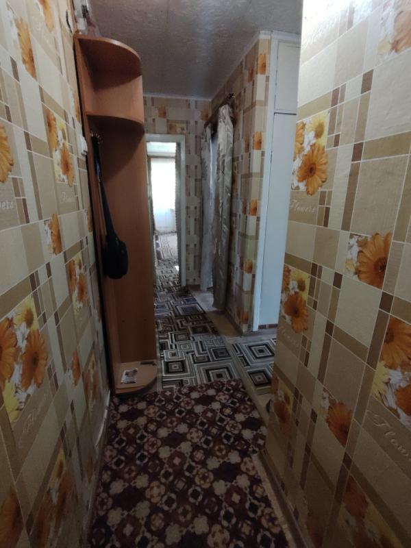 В продаже уютная 3-х комнатная квартира, расположенная на 3 этаже 5-ти этажного кирпичного дома. - Орск