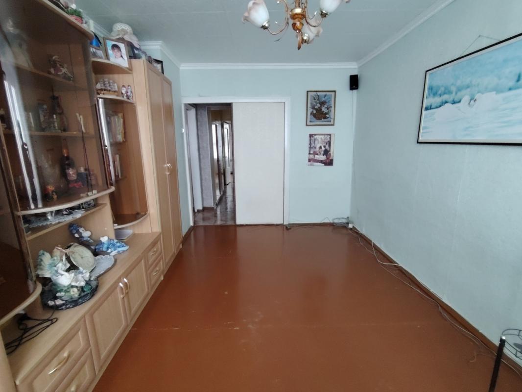 В продаже 3-х комнатная квартира, расположенная на 5 этаже пятиэтажного кирпичного дома общей площад - Орск