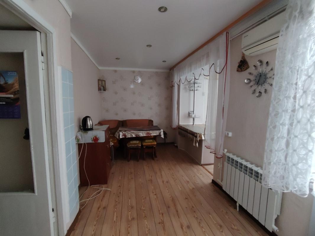 В продаже 3-х комнатная квартира, расположенная на 5 этаже пятиэтажного кирпичного дома общей площад - Орск