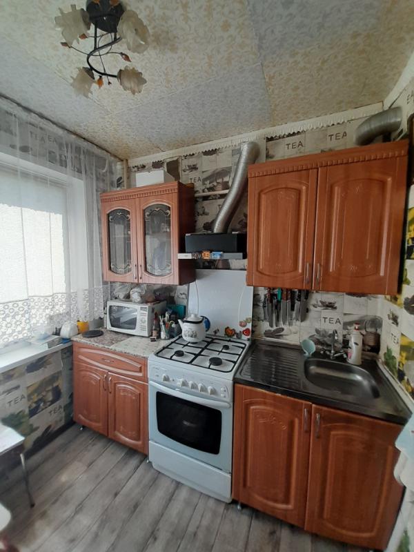 Продается 4-комнатная квартира по адресу: пр. - Орск