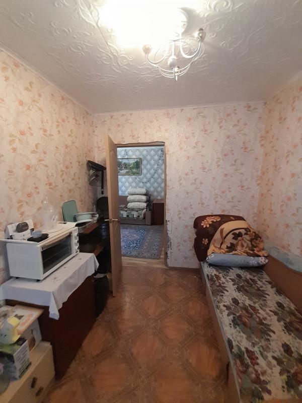 Продается 4-комнатная квартира по адресу: пр. - Орск