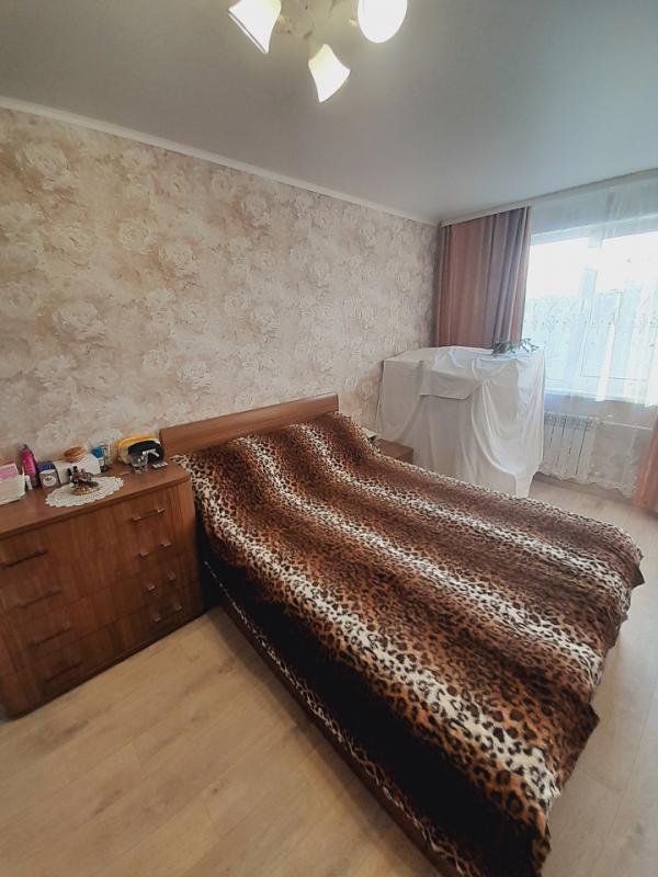 Продам двухкомнатную квартиру на 5 этаже, 5 этажного панельного дома, общей площадью 44 кв. - Орск