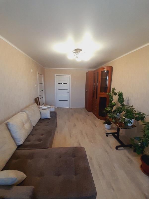 Продам двухкомнатную квартиру на 5 этаже, 5 этажного панельного дома, общей площадью 44 кв. - Орск