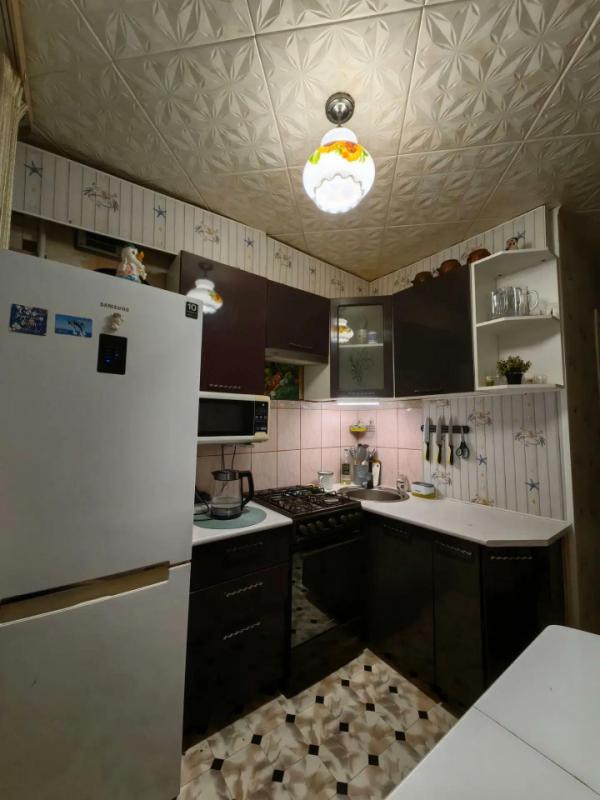 Продаётся уютная трёхкомнатная квартира площадью 61.6 квадратных метров, расположенная  на четвёртом - Орск