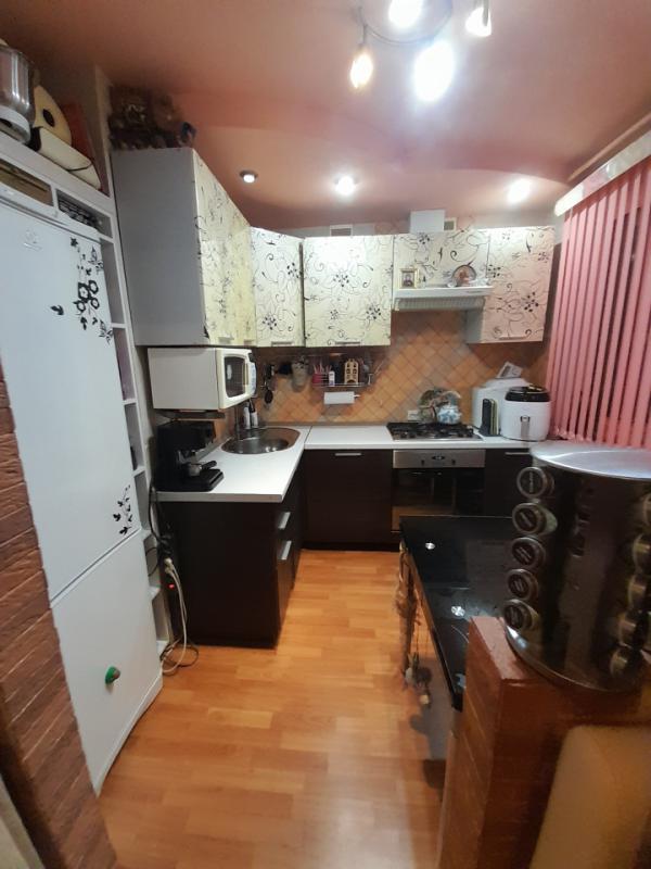 Продам трехкомнатную квартиру площадью 60.7 квадратных метров на пятом этаже пятиэтажного панельного - Орск