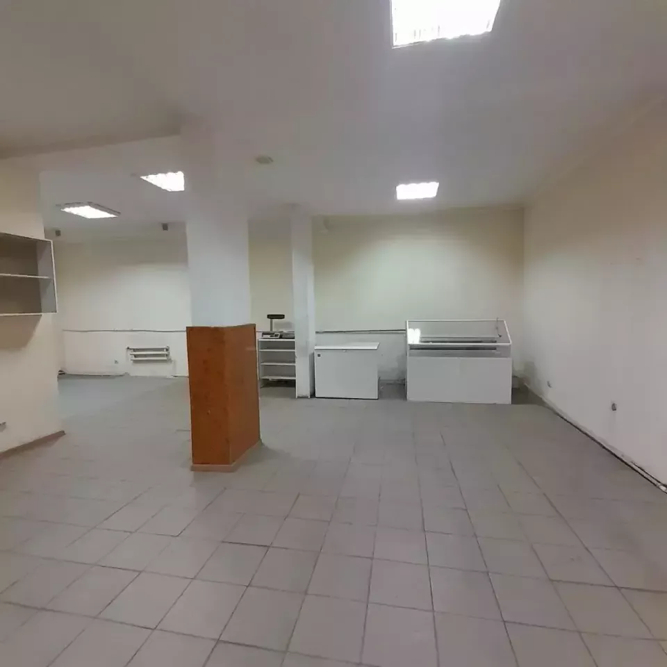 Продается отдельно стоящее 3-х этажное здание 186 кв. - Оренбург