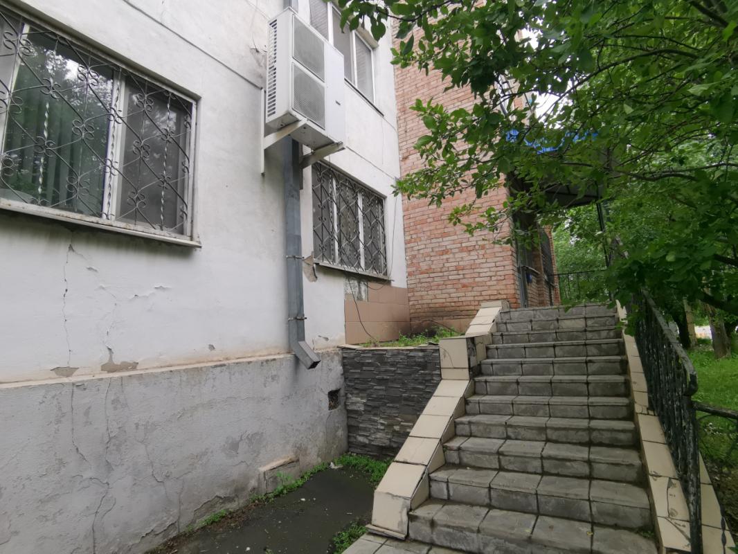 Продам нежилое помещение в центре города, по ул. - Новотроицк