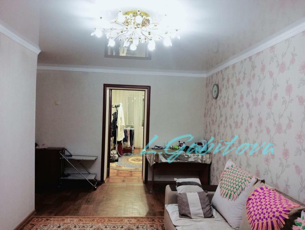 Продается 3-комнатная, расположенная на 9 этаже 9-этажного кирпичного дома в востребованном районе г - Орск