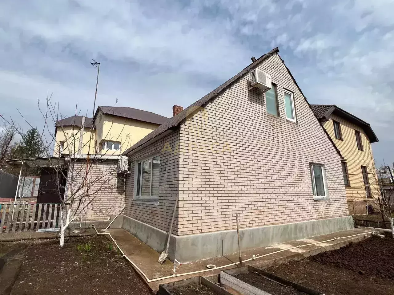 В продаже два дома, на участке 5 сот.! - Оренбург