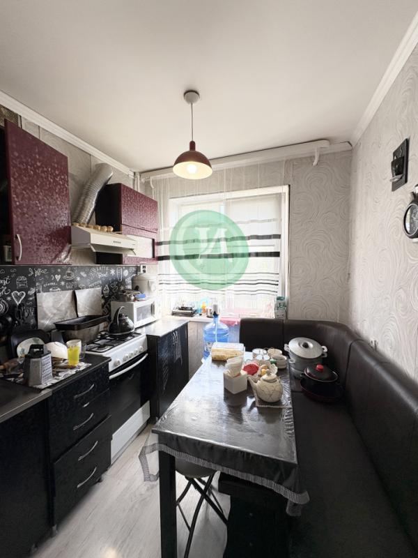 Продам 4-х комнатную квартиру по адресу: Комарова дом 16, район 240-й квартал, общей площадью 60,8 к - Орск