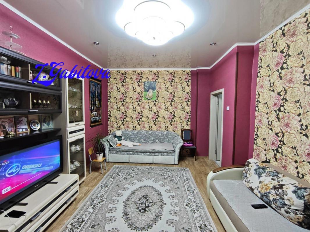 Продаётся уютная двухкомнатная квартира площадью 46.7 квадратных метров на втором этаже двухэтажного - Орск