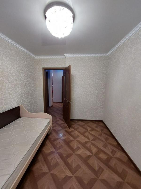 Продается уютная трехкомнатная квартира в Орске, в посёлке Степной, на улице Багратиона, 3А. - Орск