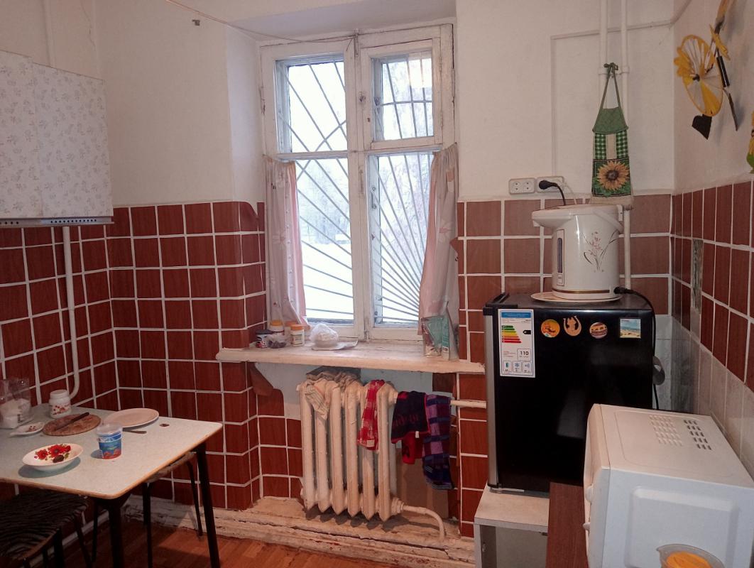 Продается 3-комнатная квартира старого типа, расположенная по адресу: ул. - Орск