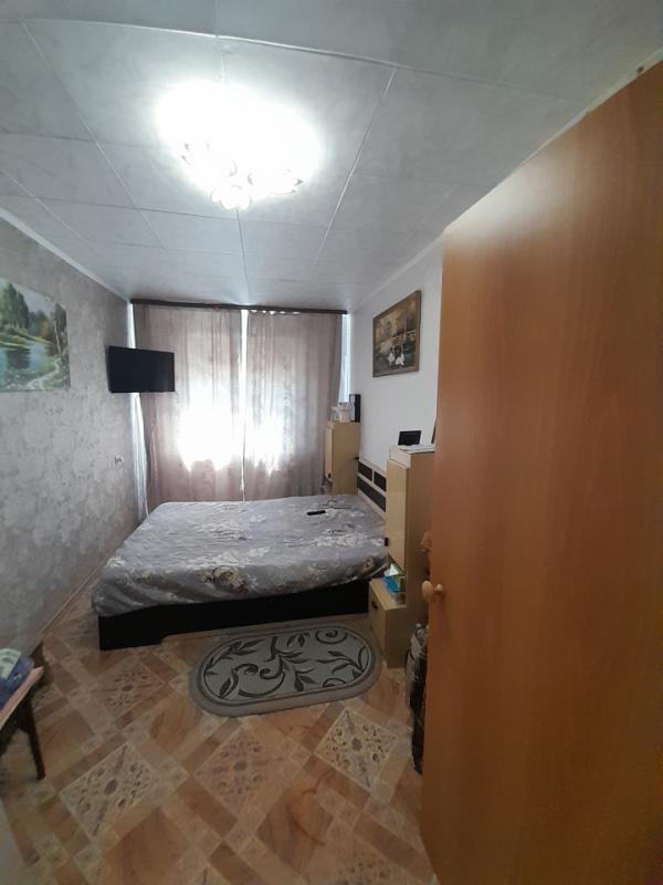 Продается 4-комнатная квартира по адресу: пр. - Орск
