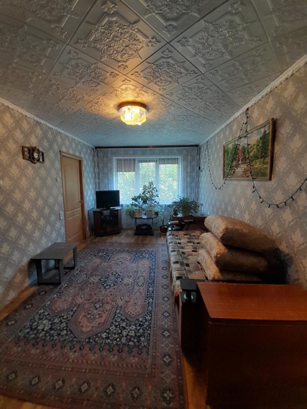 Продается 4-комнатная квартира по адресу: пр. - Орск