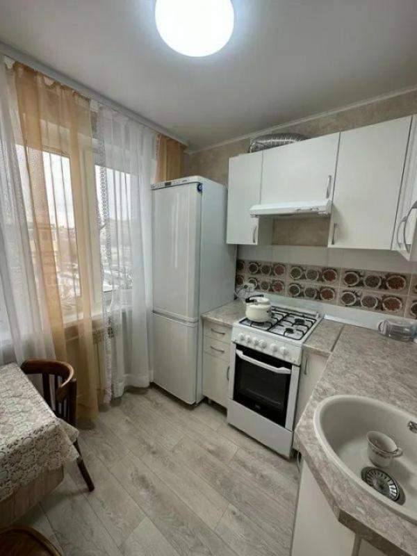 Продам двухкомнатную квартиру на 5 этаже, 5 этажного панельного дома, общей площадью 44 кв. - Орск