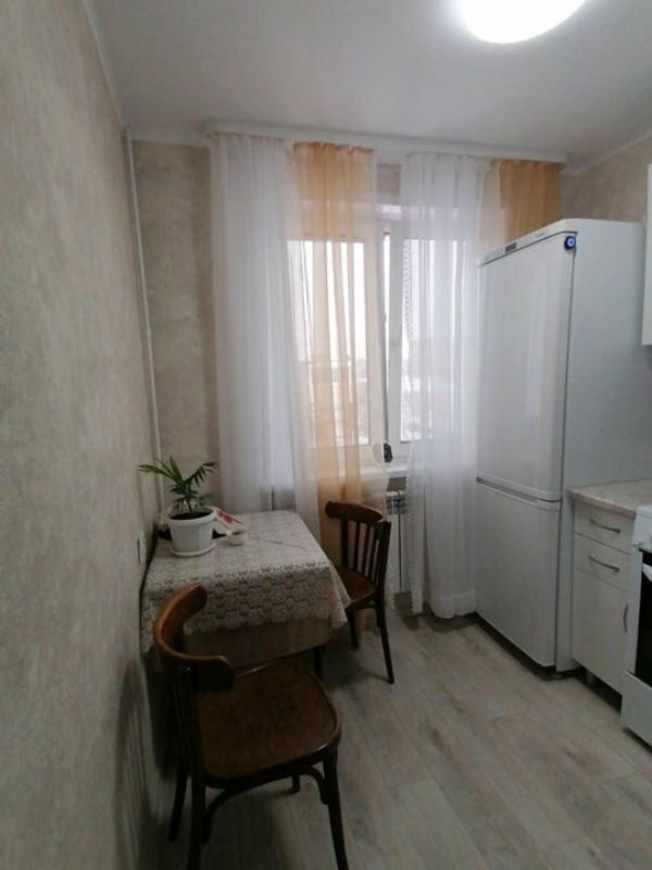 Продам двухкомнатную квартиру на 5 этаже, 5 этажного панельного дома, общей площадью 44 кв. - Орск