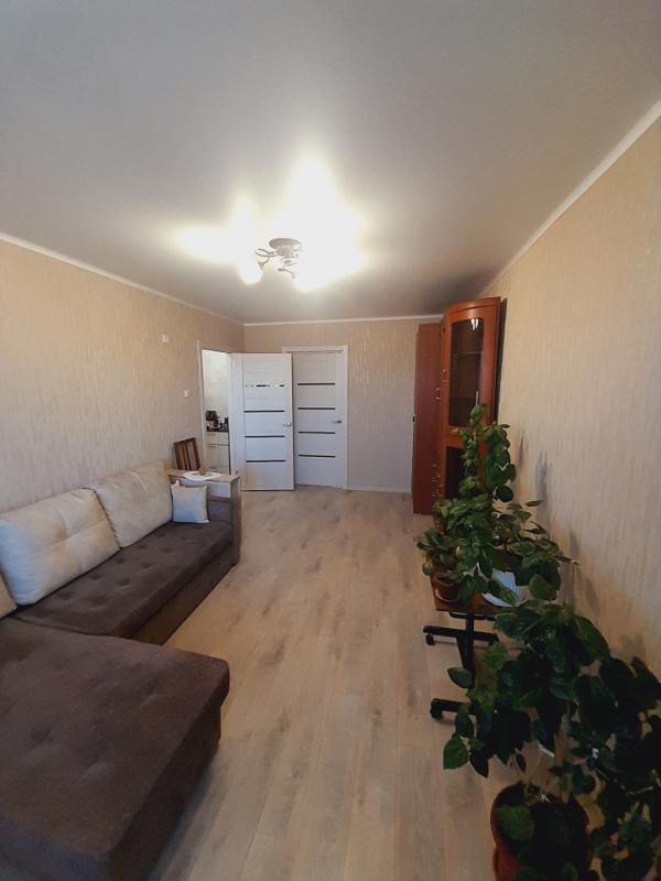 Продам двухкомнатную квартиру на 5 этаже, 5 этажного панельного дома, общей площадью 44 кв. - Орск