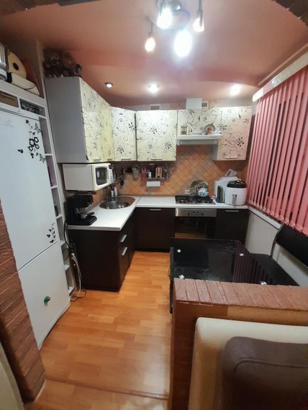 Продам трехкомнатную квартиру площадью 60.7 квадратных метров на пятом этаже пятиэтажного панельного - Орск