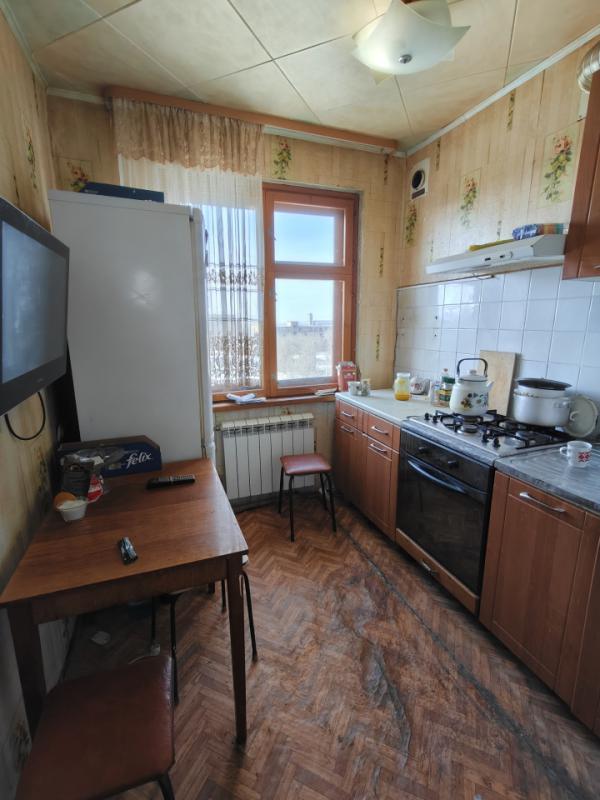Продается  трехкомнатная квартира площадью 61,5 кв. - Орск