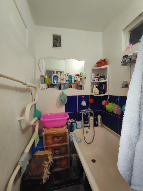 Продается уютная трехкомнатная квартира в Орске по адресу: улица Вокзальное шоссе, 7А. - Орск
