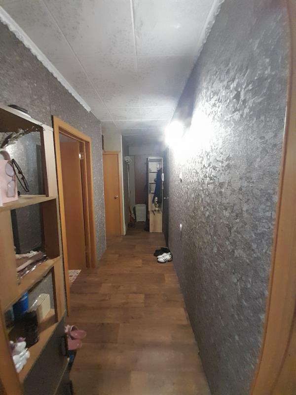Продается 4-комнатная квартира по адресу: пр. - Орск