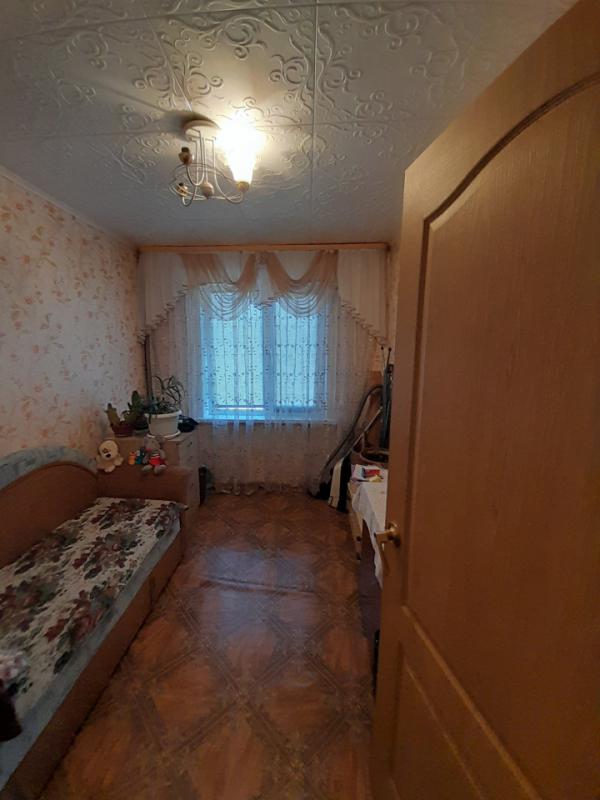 Продается 4-комнатная квартира по адресу: пр. - Орск