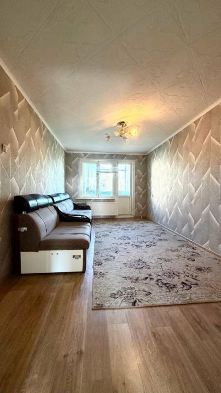 Продается двухкомнатная квартира, общей площадью 43,5 кв. - Орск