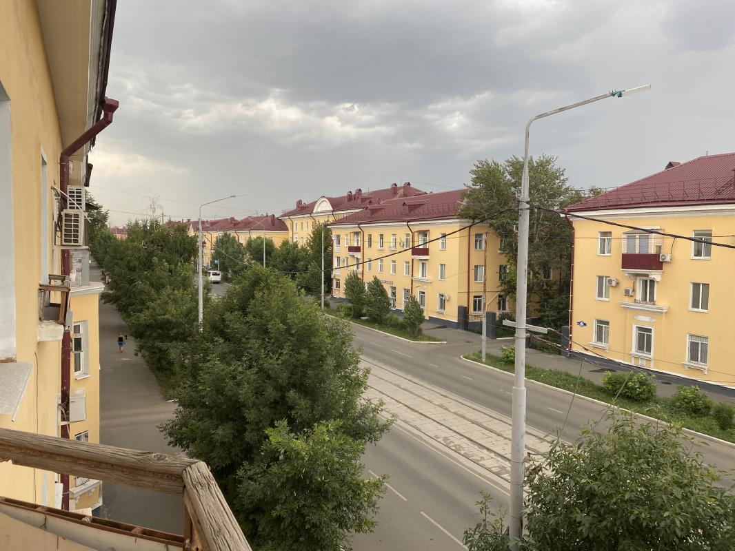 Продается 3 х комнатная квартира старого типа,высокие потолки,окна НОВЫЕ пластиковые,трубы пластик,с - Новотроицк