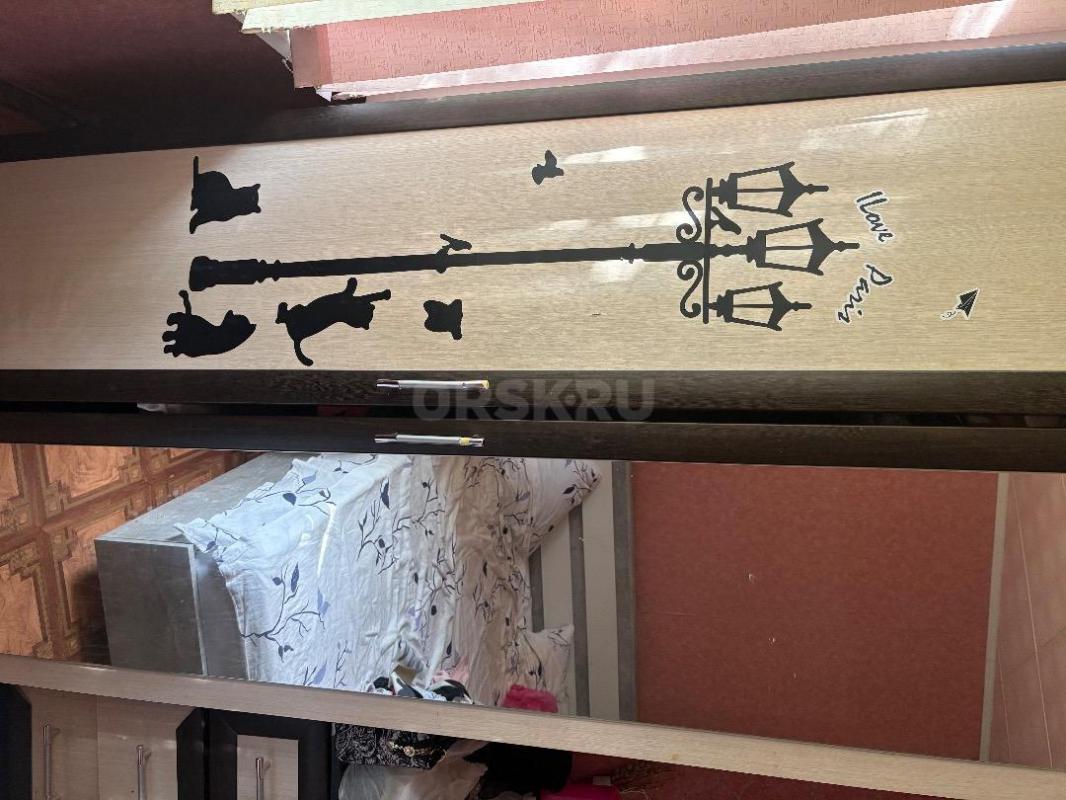 Продам спальный гарнитур 
2 шкафа, 2 тумбочки, комод, стол! - Орск