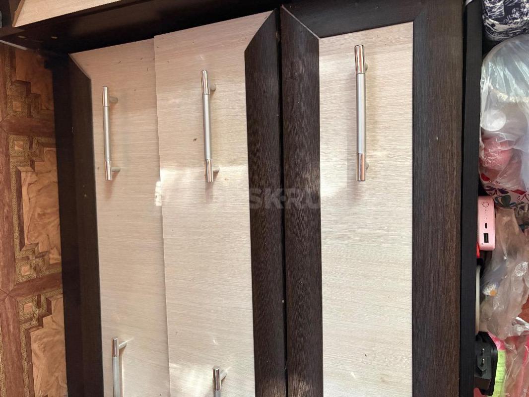 Продам спальный гарнитур 
2 шкафа, 2 тумбочки, комод, стол! - Орск